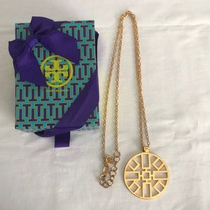 💗Tory Burch💗pendant necklace w/gift box